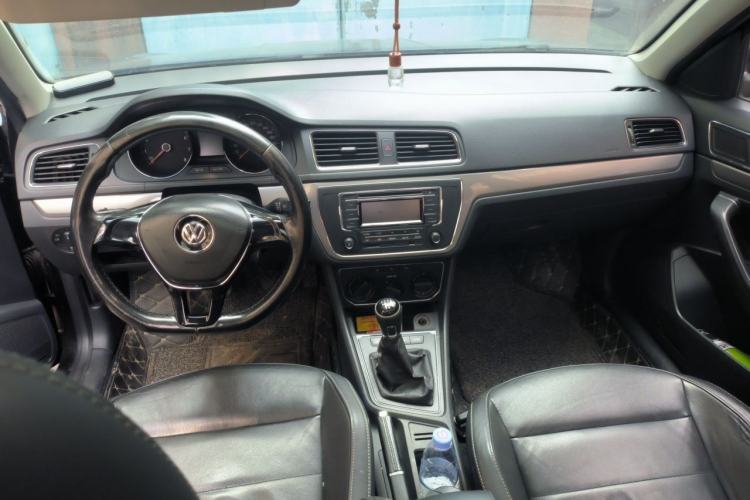 Used Volkswagen Lavida 2015 1.6L Manual Comfort Edition Center Console