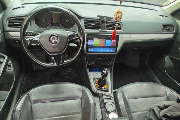 Used Volkswagen Lavida 2015 1.6L Manual Comfort Edition Center Console
