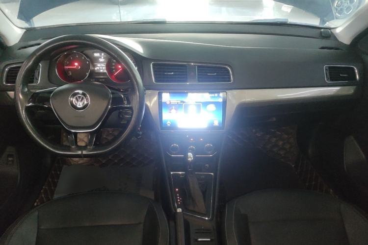 Used Volkswagen Lavida 2015 1.6L Automatic Comfort Edition Center Console