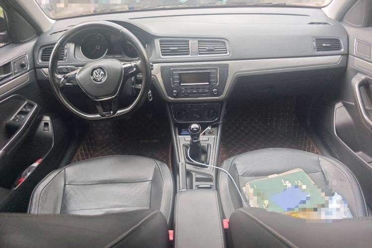 Used Volkswagen Lavida 2015 1.6L Manual Comfort Edition Center Console