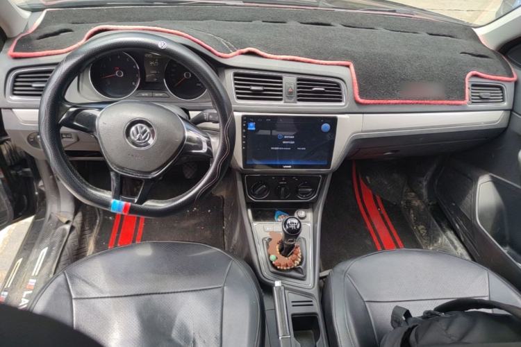 Used Volkswagen Lavida 2015 1.6L Manual Comfort Edition Center Console