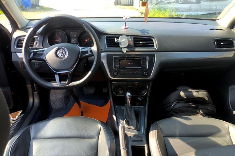 Used Volkswagen Lavida 2015 230TSI DSG Comfort Edition Center Console