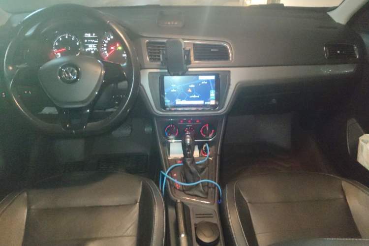 Used Volkswagen Lavida 2015 230TSI DSG Comfort Edition Center Console