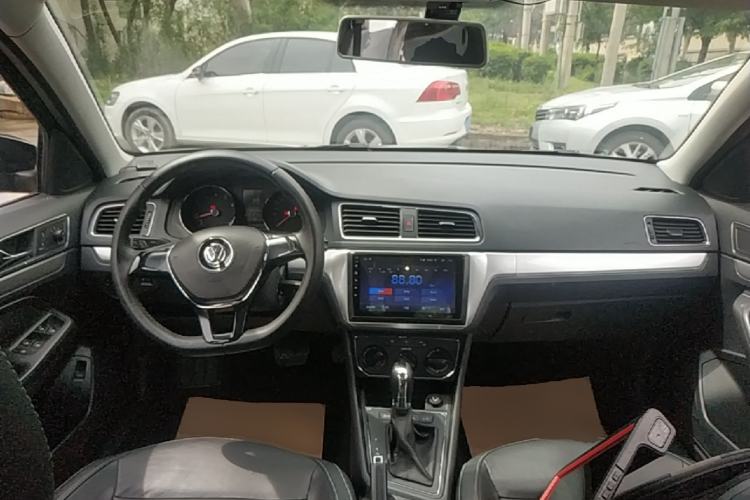 Used Volkswagen Lavida 2015 1.6L Automatic Comfort Edition Center Console