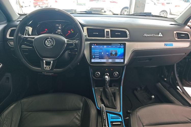 Used Volkswagen Lavida 2015 1.6L Automatic Comfort Edition Center Console