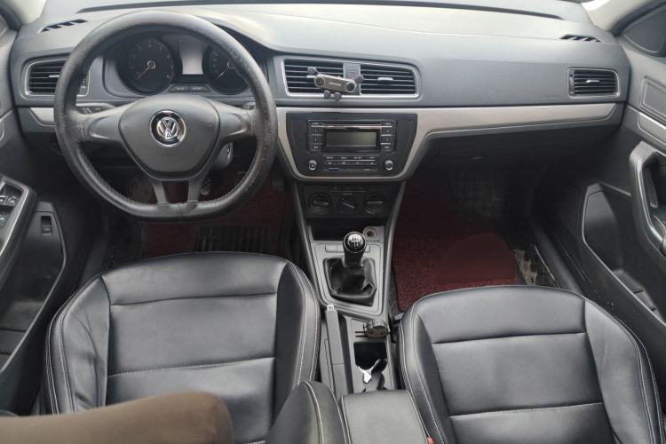Used Volkswagen Lavida 2015 1.6L Manual Fashion Edition Center Console