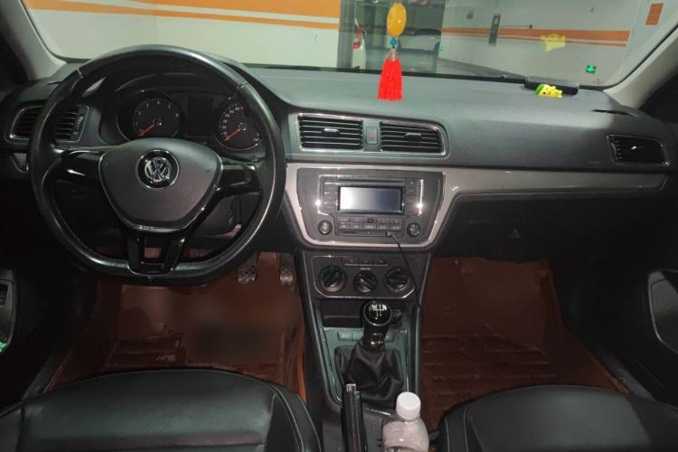 Used Volkswagen Lavida 2015 1.6L Manual Comfort Edition Center Console