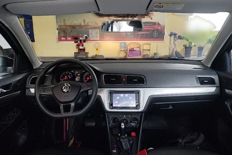 Used Volkswagen Lavida 2015 1.6L Automatic Fashion Edition Center Console