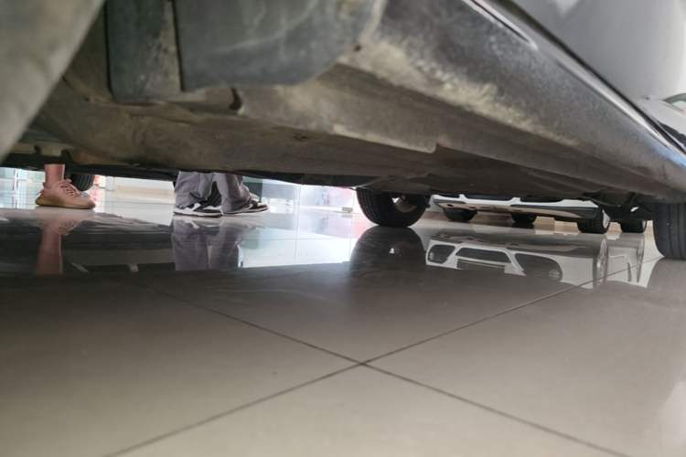 Used Volkswagen Lavida 2015 1.6L Automatic Fashion Edition Chassis Front Left