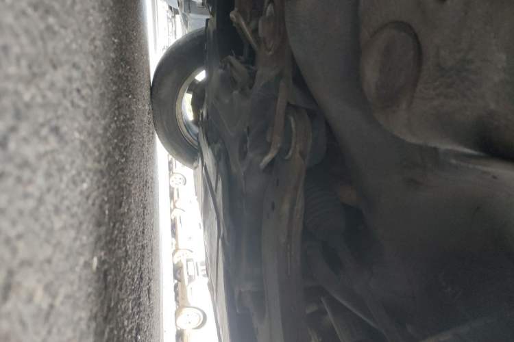 Used Volkswagen Lavida 2015 1.6L Manual Fashion Edition Chassis Front Right