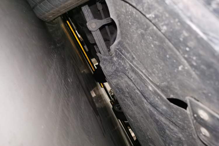 Used Volkswagen Lavida 2015 1.6L Manual Comfort Edition Chassis Front Right