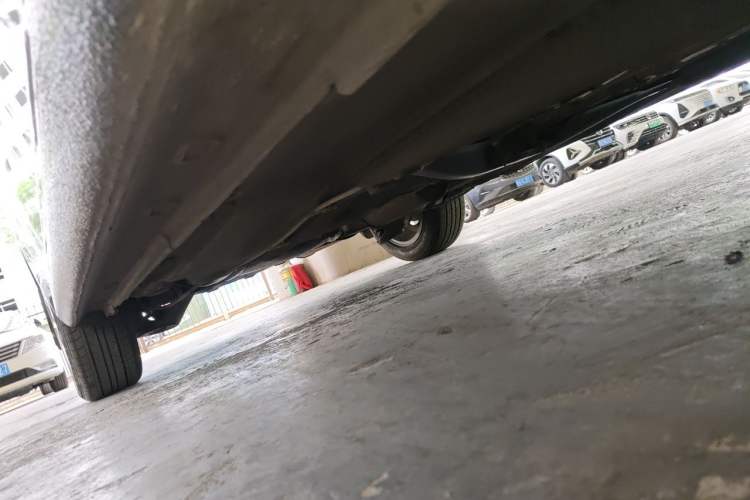 Used Volkswagen Lavida 2015 1.6L Manual Comfort Edition Chassis Front Right