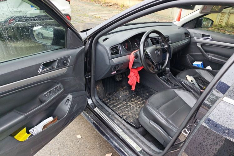 Used Volkswagen Lavida 2015 1.6L Automatic Comfort Edition Driver Seat