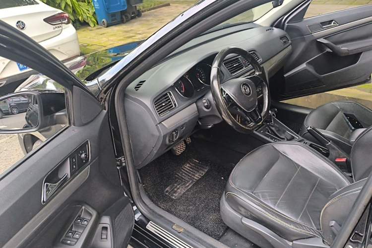 Used Volkswagen Lavida 2015 230TSI DSG Comfort Edition Driver Seat