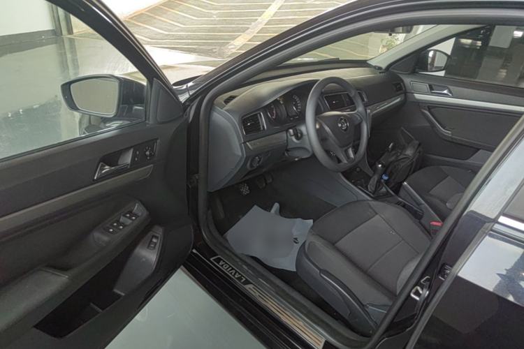 Used Volkswagen Lavida 2015 1.6L Manual Fashion Edition Driver Seat