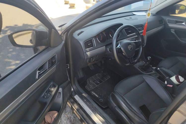 Used Volkswagen Lavida 2015 1.6L Manual Comfort Edition Driver Seat