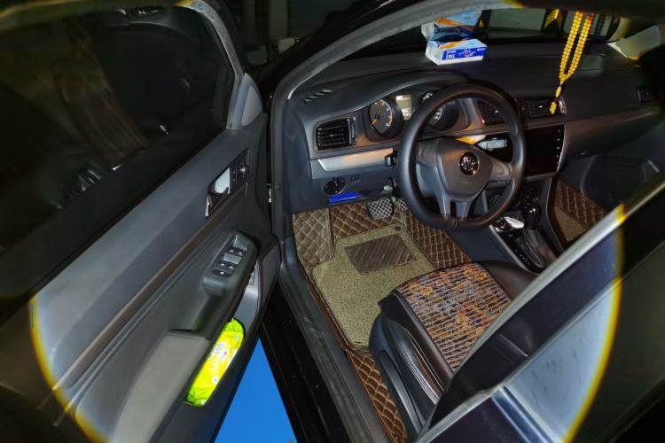 Used Volkswagen Lavida 2015 1.6L Automatic Fashion Edition Driver Seat