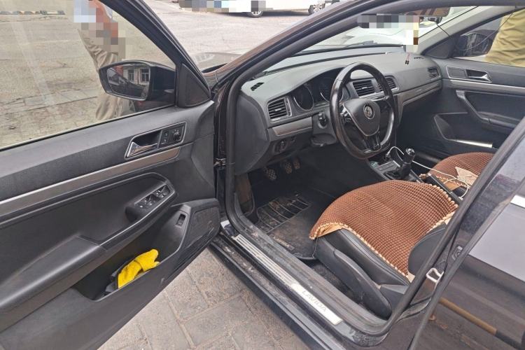 Used Volkswagen Lavida 2015 1.6L Manual Comfort Edition Driver Seat
