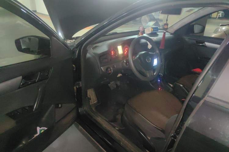 Used Volkswagen Lavida 2015 1.6L Automatic Fashion Edition Driver Seat