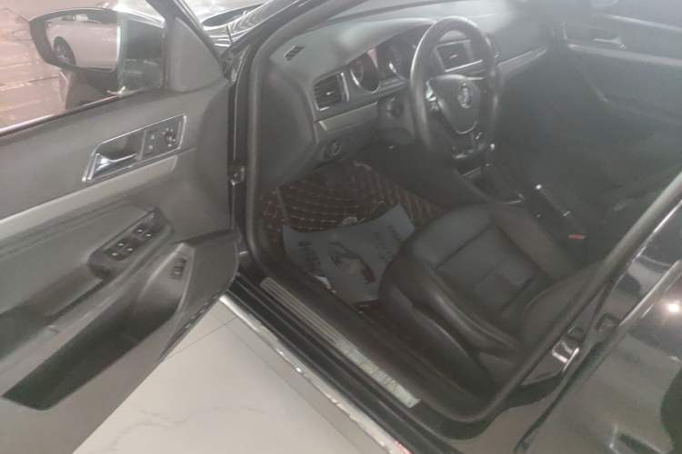 Used Volkswagen Lavida 2015 1.6L Automatic Comfort Edition Driver Seat