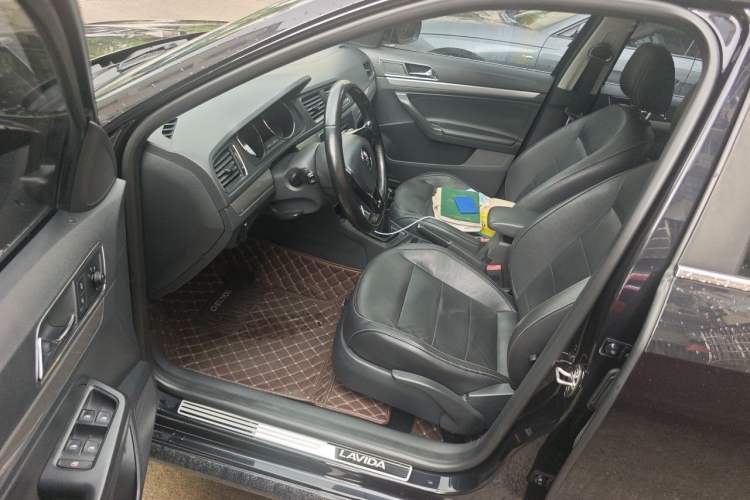 Used Volkswagen Lavida 2015 1.6L Manual Comfort Edition Driver Seat