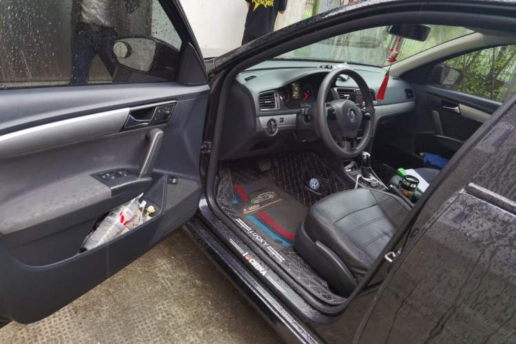 Used Volkswagen Lavida 2015 1.6L Automatic Fashion Edition Driver Seat
