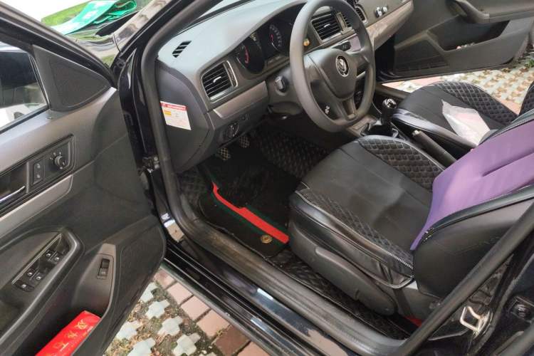 Used Volkswagen Lavida 2015 1.6L Manual Fashion Edition Driver Seat