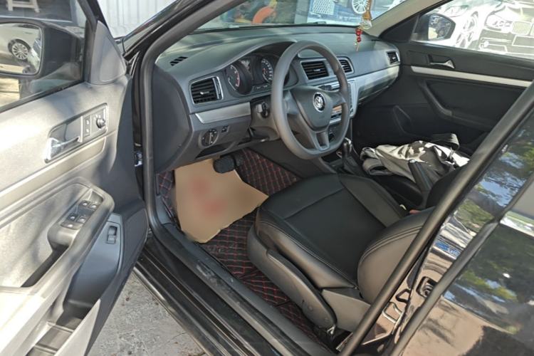 Used Volkswagen Lavida 2015 1.6L Automatic Fashion Edition Driver Seat