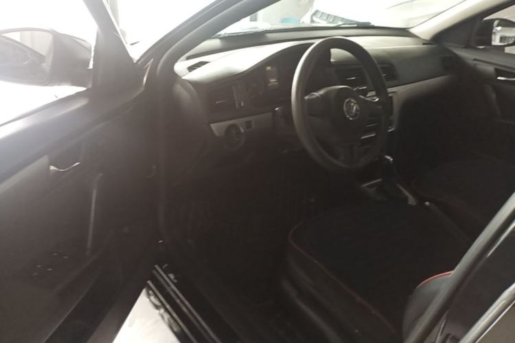 Used Volkswagen Lavida 2015 1.6L Automatic Fashion Edition Driver Seat