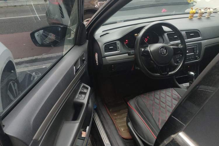 Used Volkswagen Lavida 2015 1.6L Automatic Comfort Edition Driver Seat