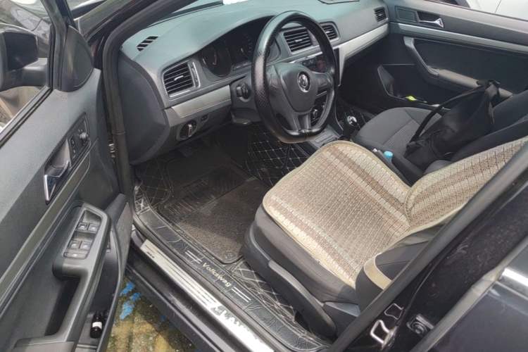Used Volkswagen Lavida 2015 1.6L Manual Fashion Edition Driver Seat