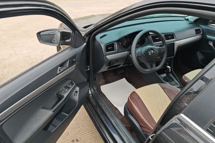 Used Volkswagen Lavida 2015 1.6L Automatic Fashion Edition Driver Seat
