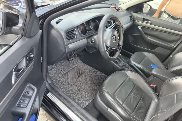 Used Volkswagen Lavida 2015 1.6L Automatic Comfort Edition Driver Seat