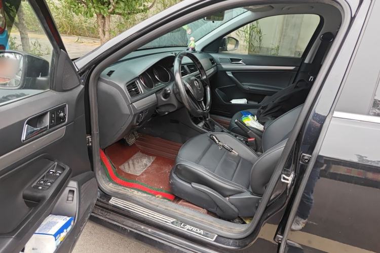 Used Volkswagen Lavida 2015 1.6L Automatic Comfort Edition Driver Seat