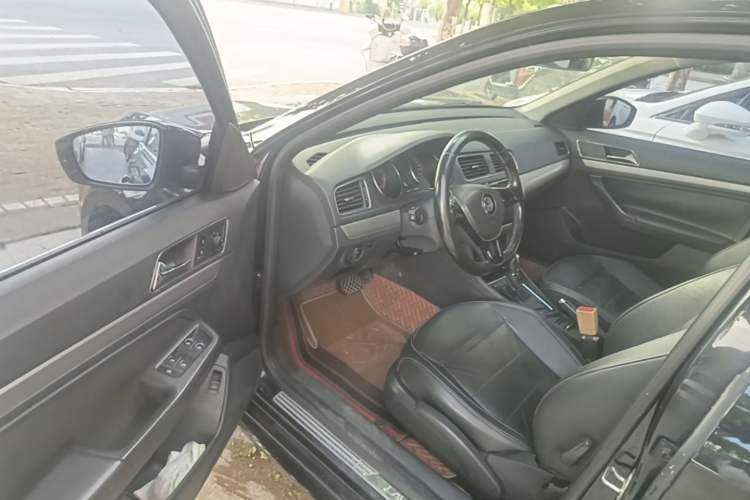 Used Volkswagen Lavida 2015 1.6L Automatic Comfort Edition Driver Seat