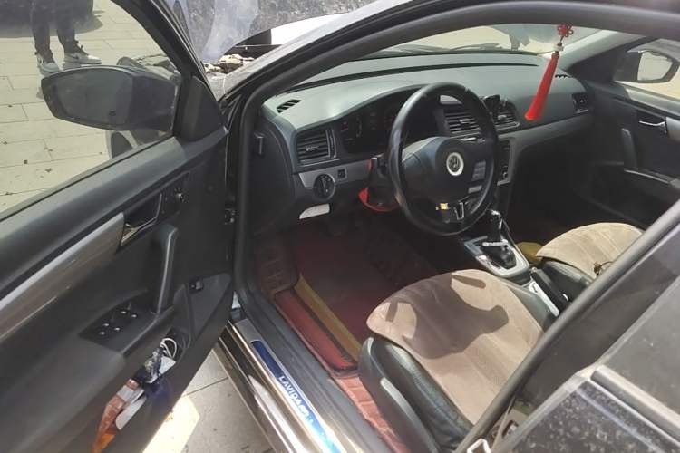 Used Volkswagen Lavida 2015 1.6L Automatic Fashion Edition Driver Seat