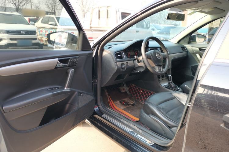 Used Volkswagen Lavida 2015 1.6L Automatic Comfort Edition Driver Seat