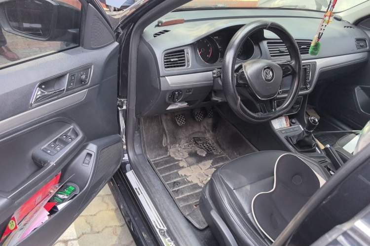 Used Volkswagen Lavida 2015 1.6L Manual Comfort Edition Driver Seat