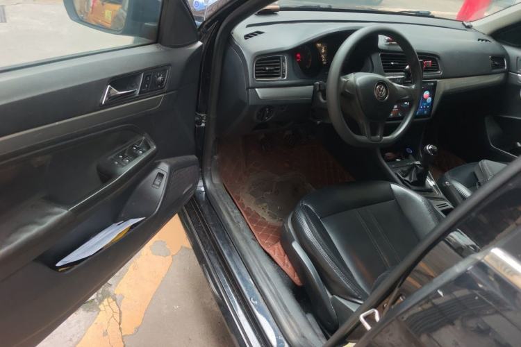 Used Volkswagen Lavida 2015 1.6L Manual Fashion Edition Driver Seat
