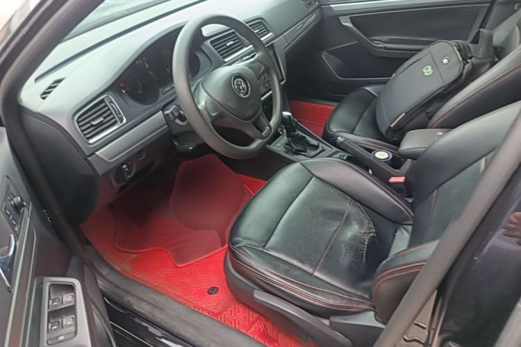 Used Volkswagen Lavida 2015 1.6L Automatic Fashion Edition Driver Seat