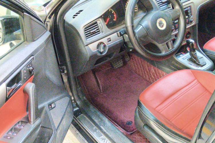 Used Volkswagen Lavida 2015 1.6L Automatic Fashion Edition Driver Seat