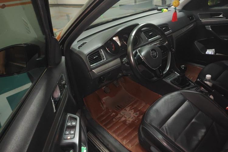 Used Volkswagen Lavida 2015 1.6L Manual Comfort Edition Driver Seat