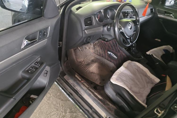 Used Volkswagen Lavida 2015 1.6L Manual Comfort Edition Driver Seat