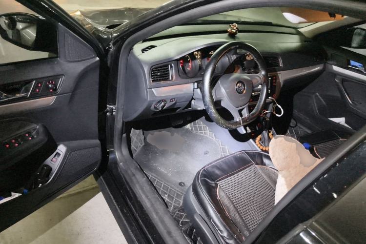Used Volkswagen Lavida 2015 1.6L Automatic Fashion Edition Driver Seat