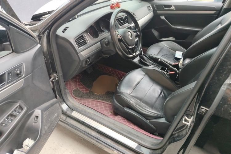 Used Volkswagen Lavida 2015 1.6L Automatic Comfort Edition Driver Seat