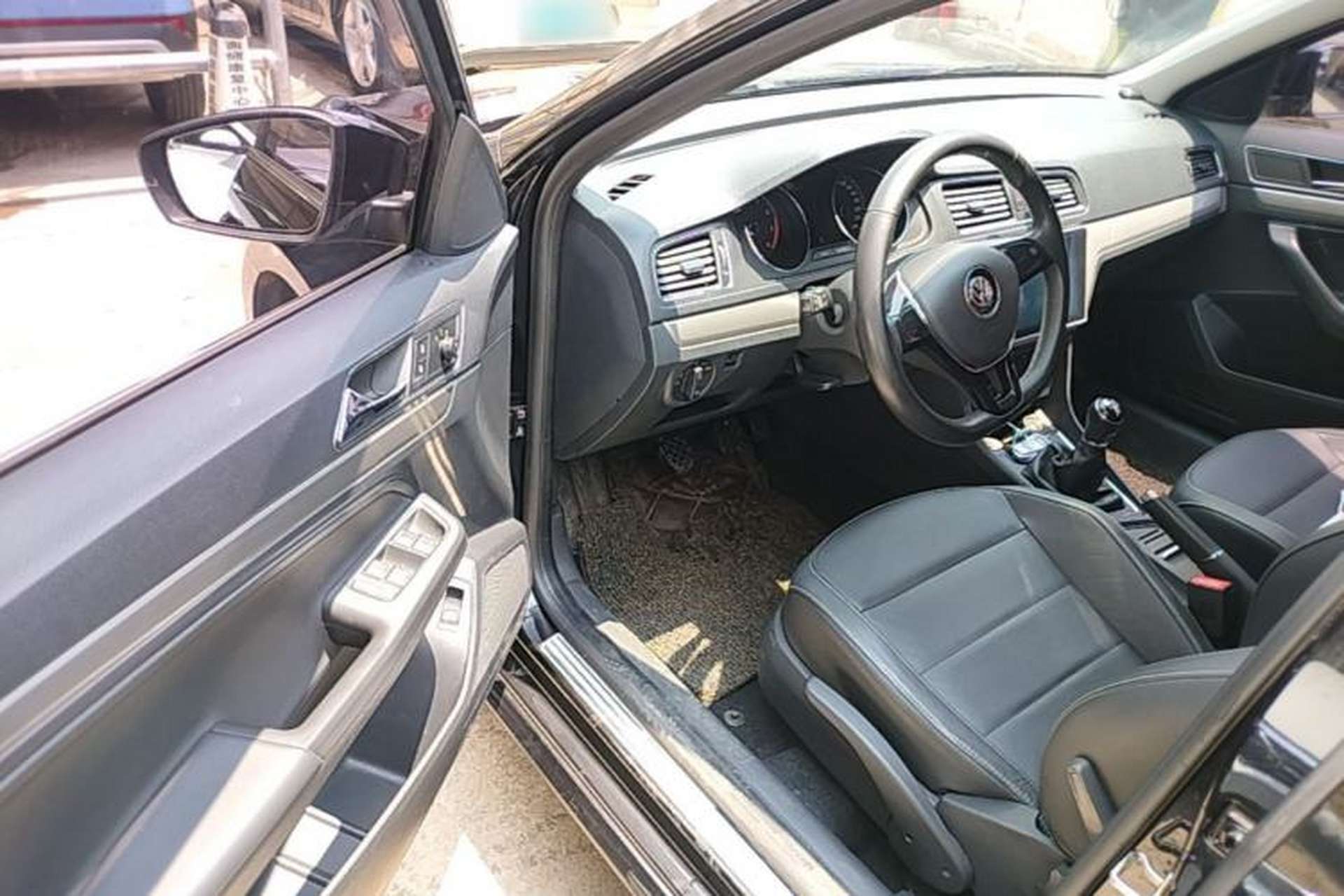 Used Volkswagen Lavida 2015 1.6L Manual Comfort Edition Driver Seat