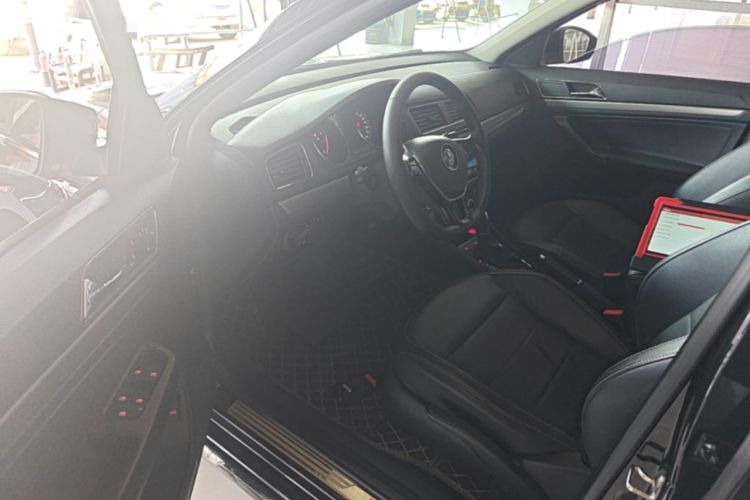 Used Volkswagen Lavida 2015 1.6L Automatic Comfort Edition Driver Seat
