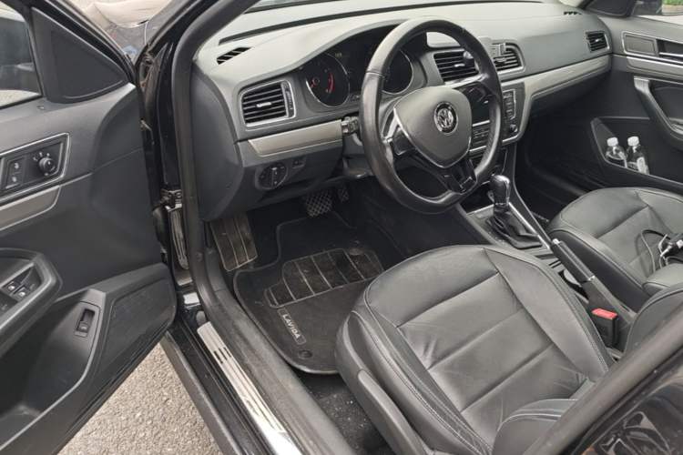 Used Volkswagen Lavida 2015 1.6L Automatic Comfort Edition Driver Seat
