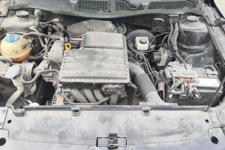 Used Volkswagen Lavida 2015 1.6L Automatic Comfort Edition Engine Bay