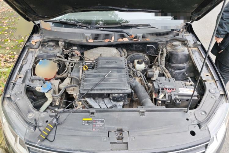 Used Volkswagen Lavida 2015 1.6L Automatic Comfort Edition Engine Bay